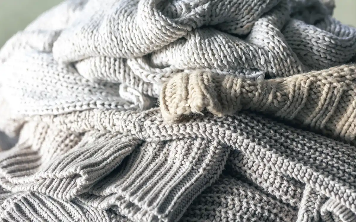 Beyond “True to Size”: Product Details That Reduce Clothing Returns